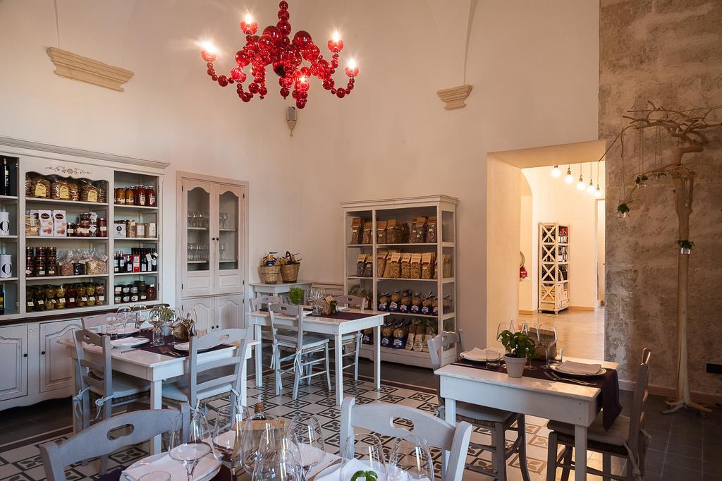 Palazzo Scarciglia - Dimora D'Epoca Bed & Breakfast Минервино ди Лече Екстериор снимка