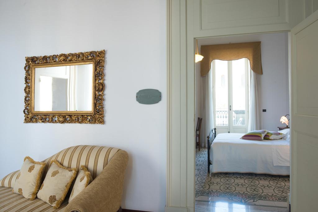 Palazzo Scarciglia - Dimora D'Epoca Bed & Breakfast Минервино ди Лече Екстериор снимка