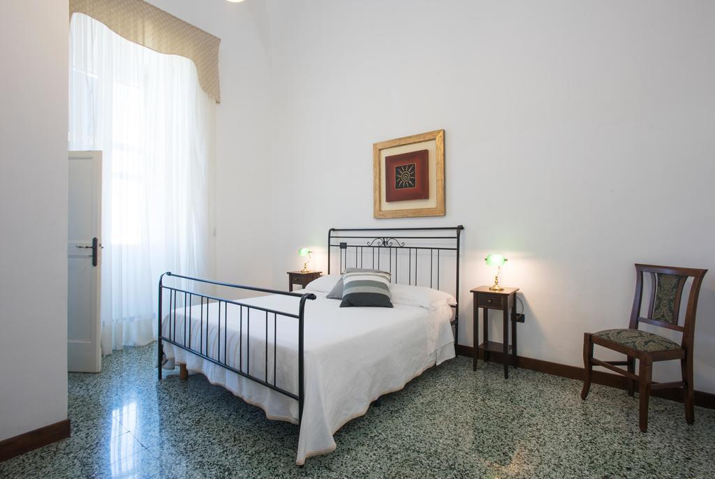 Palazzo Scarciglia - Dimora D'Epoca Bed & Breakfast Минервино ди Лече Стая снимка