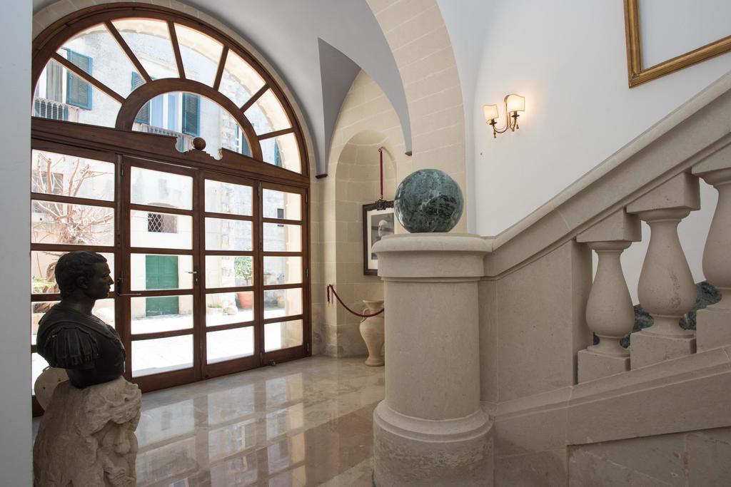 Palazzo Scarciglia - Dimora D'Epoca Bed & Breakfast Минервино ди Лече Екстериор снимка