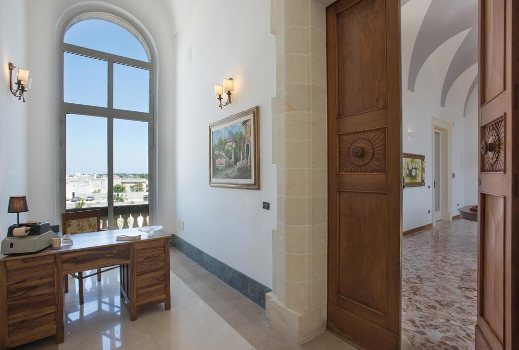 Palazzo Scarciglia - Dimora D'Epoca Bed & Breakfast Минервино ди Лече Екстериор снимка
