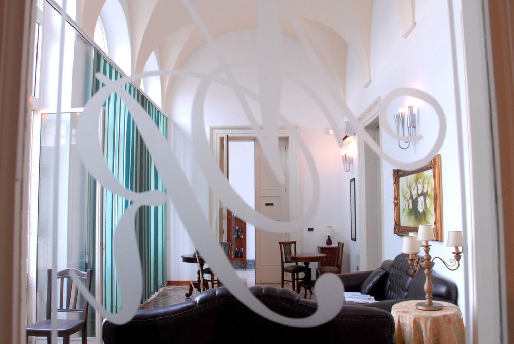 Palazzo Scarciglia - Dimora D'Epoca Bed & Breakfast Минервино ди Лече Екстериор снимка