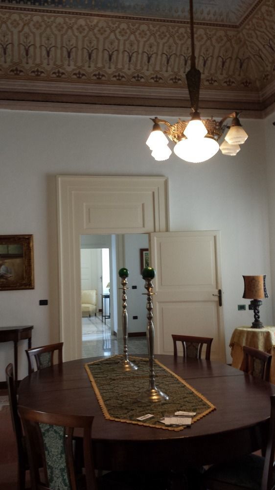 Palazzo Scarciglia - Dimora D'Epoca Bed & Breakfast Минервино ди Лече Екстериор снимка
